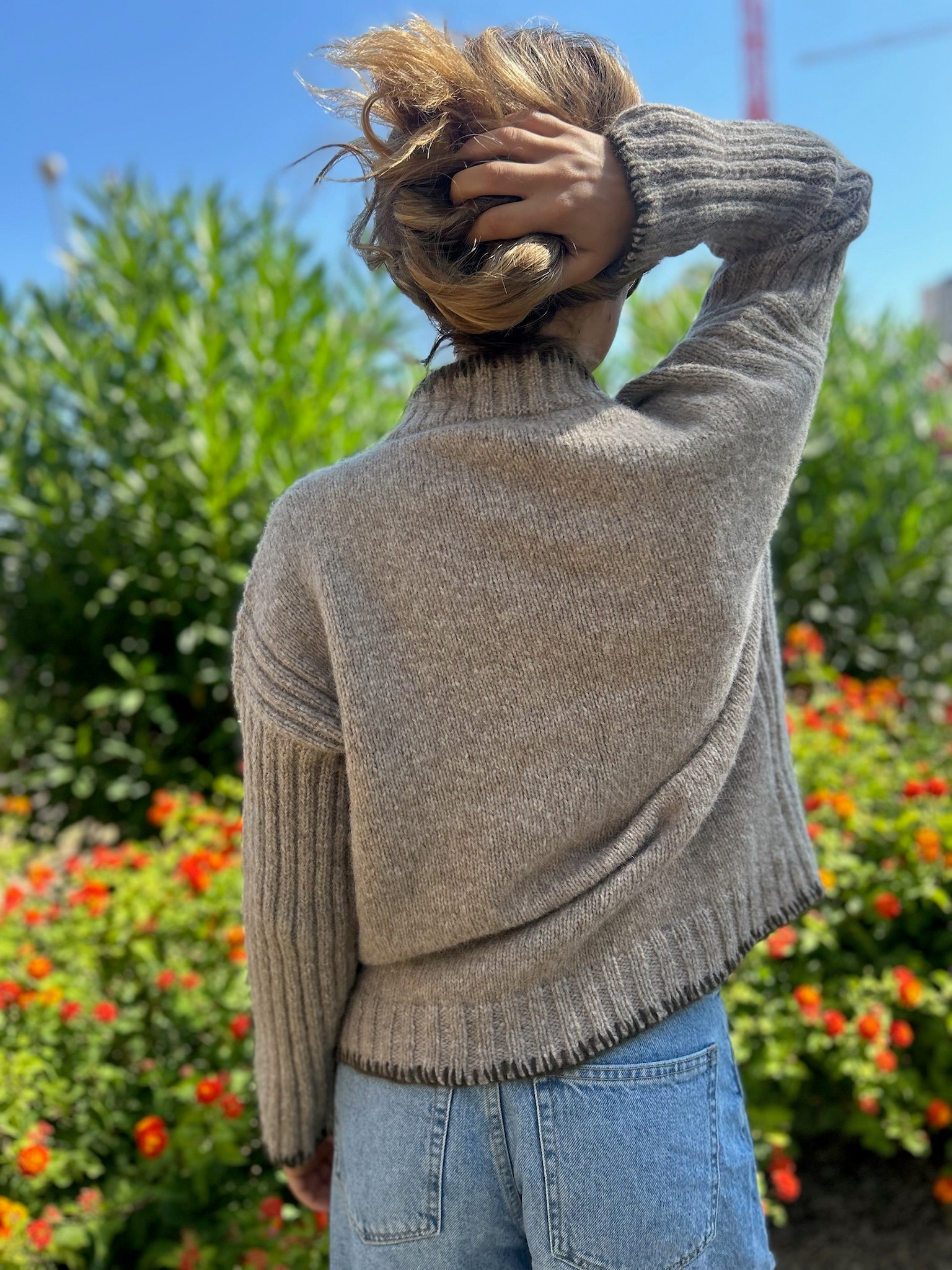 Sweater T